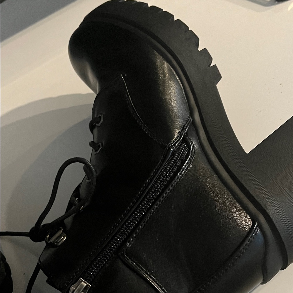 Cushionaire Women’s Remy Lace Up Classic Black Leather Combat And Moto Boots - Picture 11 of 14